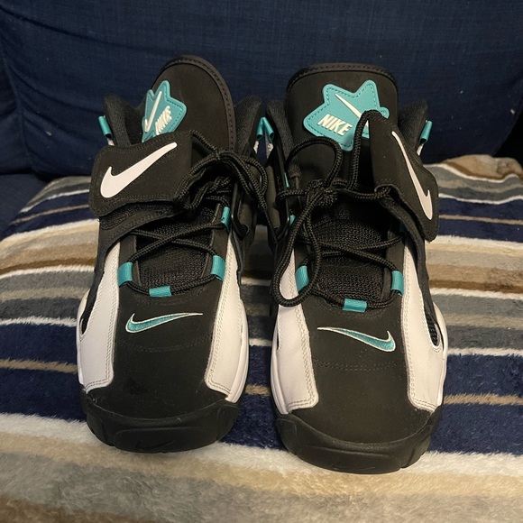 Nike Air Barrage, black, white, and teal - Picture 1 of 4